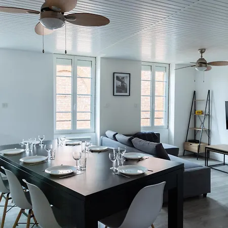 Grand Duplex Avec Billard